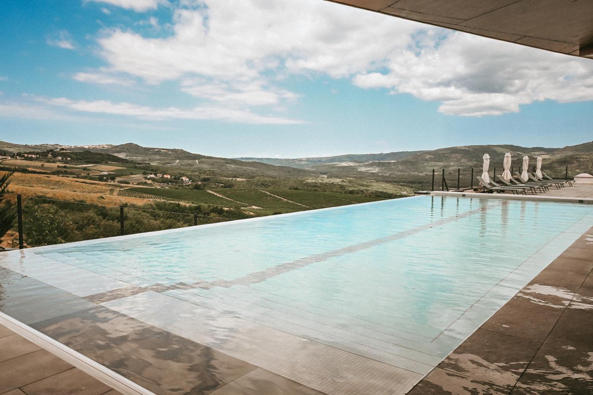 Winery & Design Hotel Roxanich Motovun Esterno foto