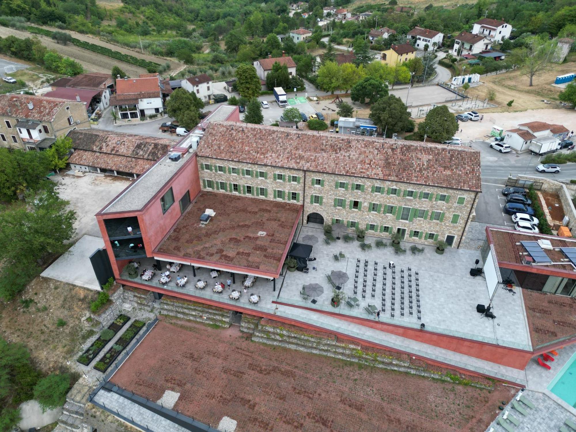 Winery & Design Hotel Roxanich Motovun Esterno foto